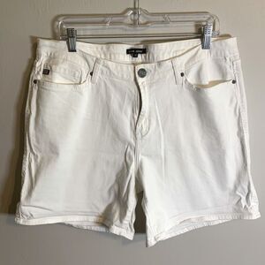 Dear John Denim White Shorts size 32‎